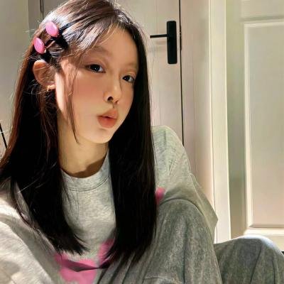 吉丝兰·马克斯韦尔：富淫